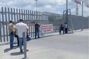 Agricultores mantendrán bloqueos en zona fronteriza de Tamaulipas.